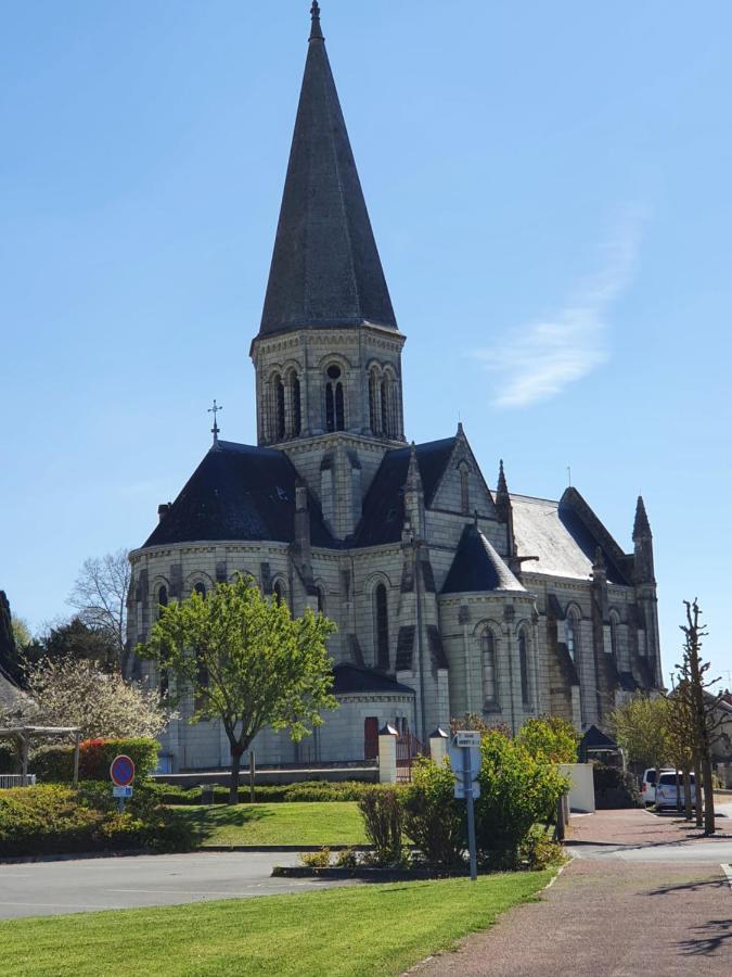 Le Gite Du Puits Aubert Breze Exterior photo